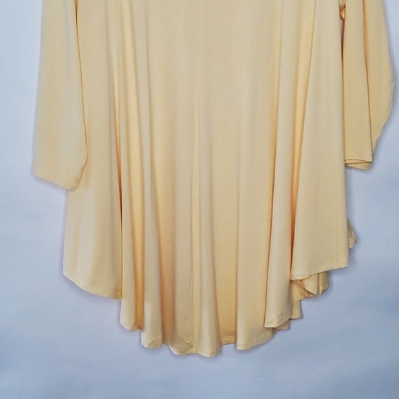 Roaman's Asymmetric Hem Tunic Size 18/20 Butter Yellow A-line Lightweight Top - Picture 3 of 10